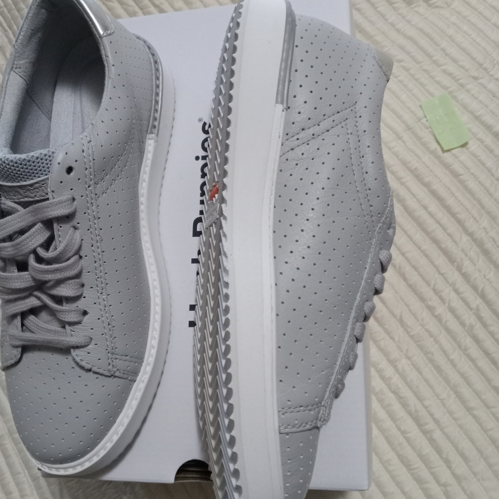Shoes - Picture 2 of 4